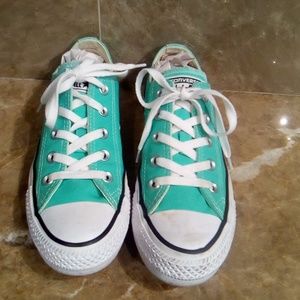 Converse sneakers size 6